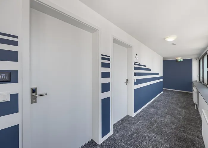 Zzzpace Smart-hotel Apartahotel