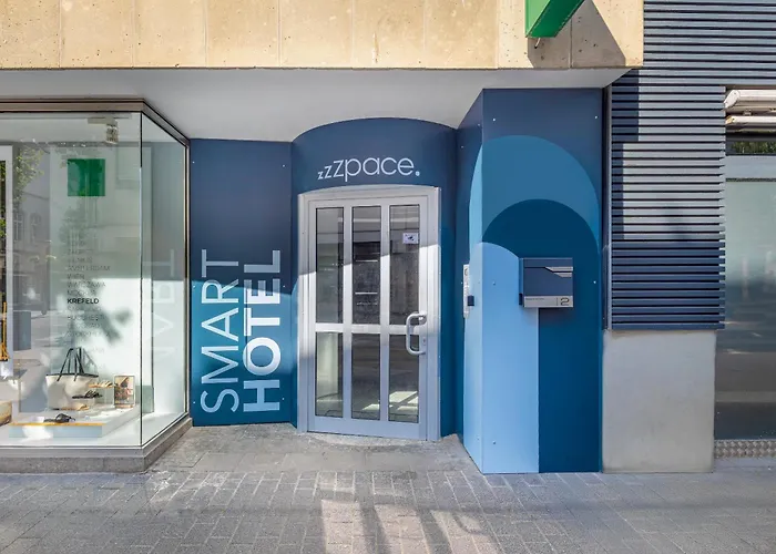 Apartahotel Zzzpace Smart-hotel